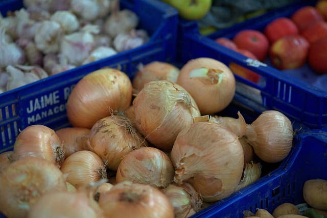 local-food-640x480-18078655.jpeg