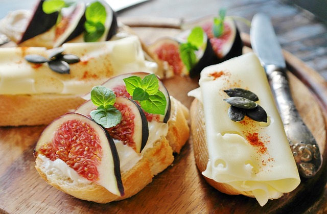 local-food-640x480-54001061.jpeg